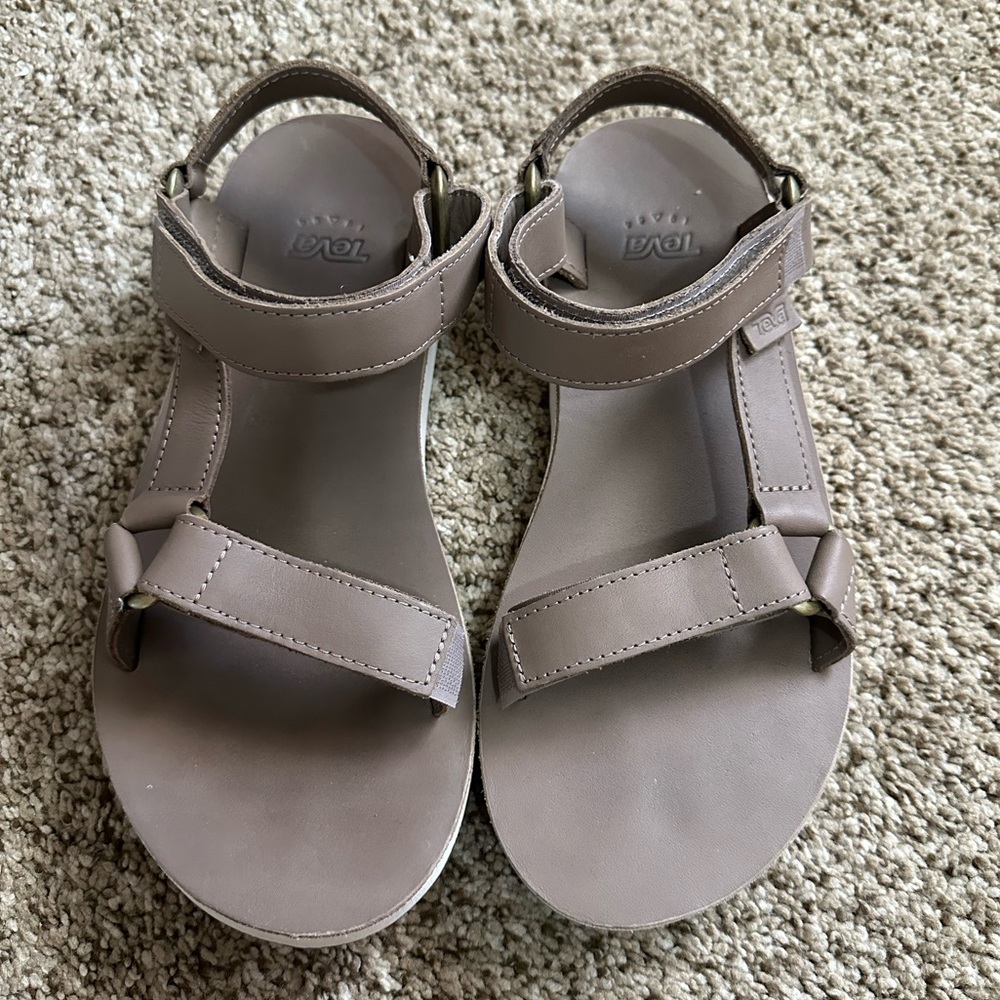 Teva Leather Sandals in Caribou